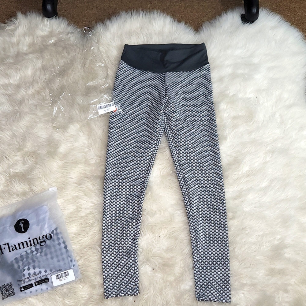 SOLD! Brand new leggings in bag no tag  size small
